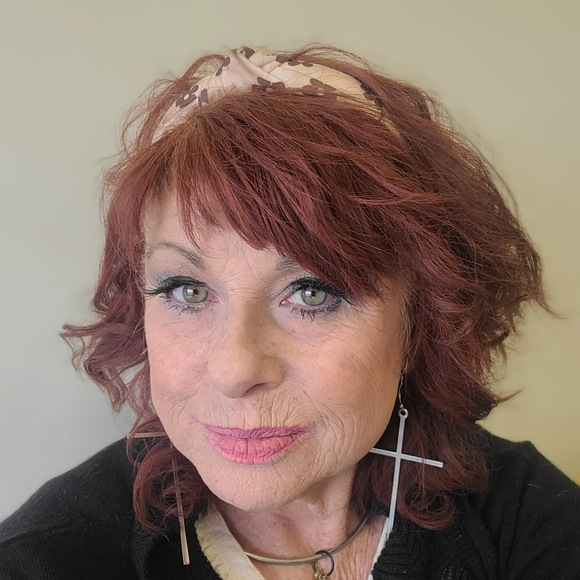 Meet your Posher, Sherry - Picture 2 of 3